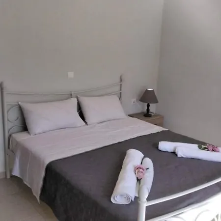 Thea Family 3 Geni (Lefkada)